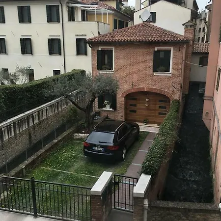 Quartiere Latino Deluxe *